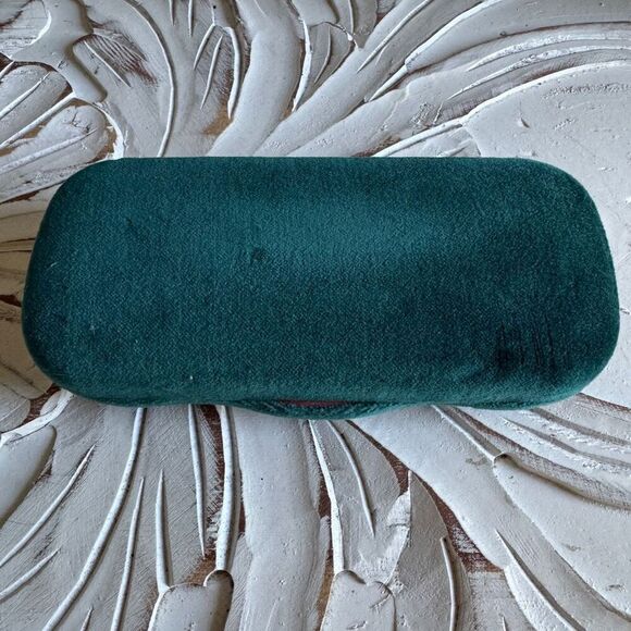 Gucci green velvet glasses case with cleaning cloth - Picture 3 of 7